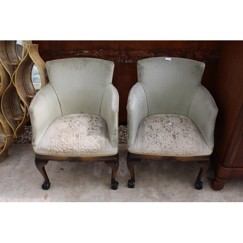 2520 - A PAIR OF MODERN UPHOSTERED TUB CHAIRS ON FRONT CABRIOLE LEGS WITH BALL AND CLAW FEET