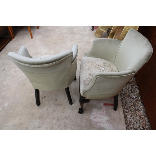 2520 - A PAIR OF MODERN UPHOSTERED TUB CHAIRS ON FRONT CABRIOLE LEGS WITH BALL AND CLAW FEET