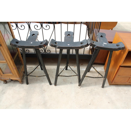 2530 - A SET OF 3 MARBELLA STYLE TALL STOOLS