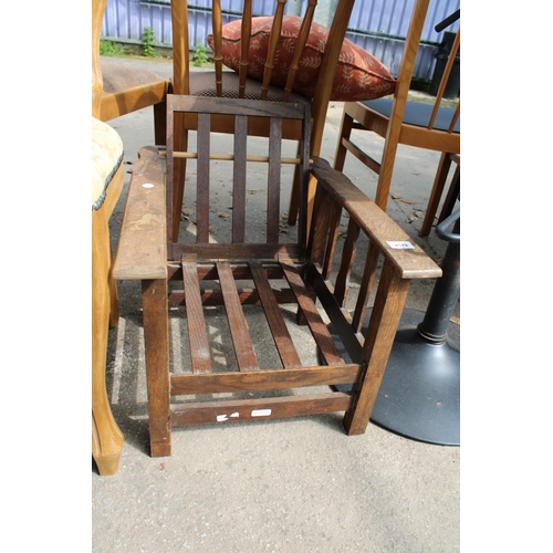 2578 - A PAIR OF VICTORIAN STYLE DINING CHAIRS AND OAK MID 20TH CENTURY CHILDS RECLINER CHAIR