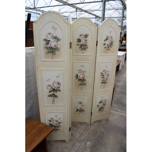 2755 - A MODERN FOUR DIVISION SCREEN WITH FLORAL PAINTED PANELS, EACH PANEL 71