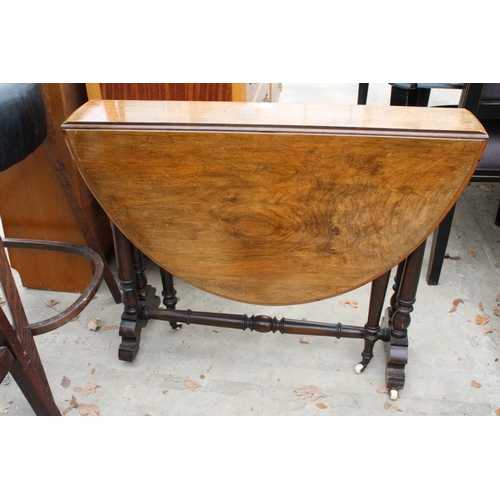 2765 - A VICTORIAN WALNUT SUTHERLAND TABLE 41.5