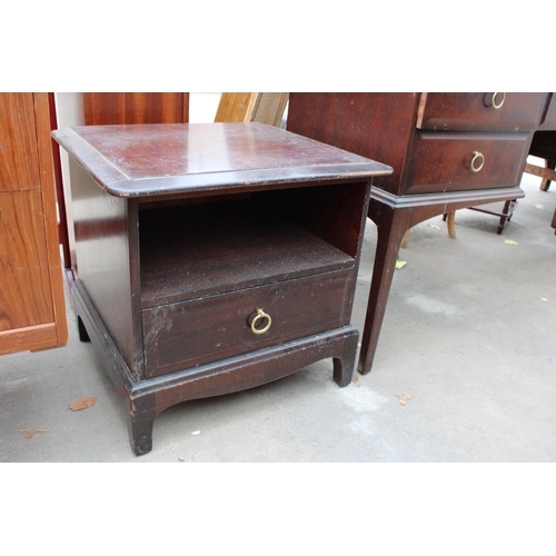 2783 - A STAG MINSTREL DRESSING TABLE COMPLETE WITH MIRRORS, 60