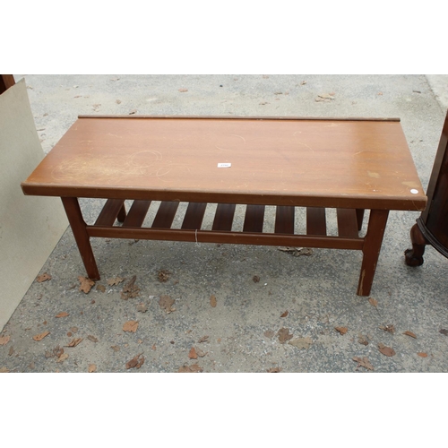 2792 - A RETRO TEAK TWO TIER COFFEE TABLE, 44