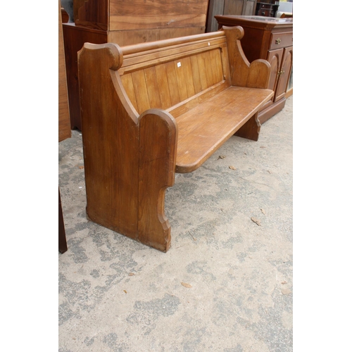 2810 - A VICTORIAN PITCH PINE PEW, 61