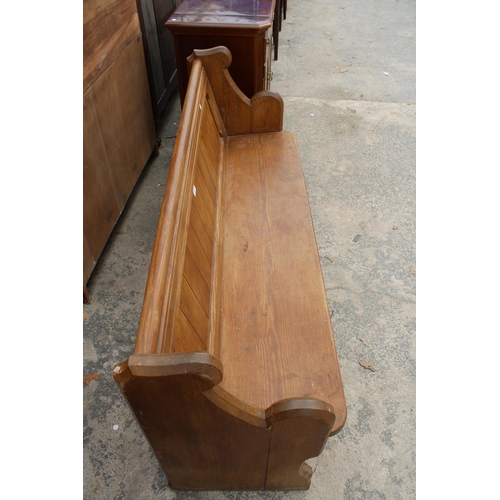 2810 - A VICTORIAN PITCH PINE PEW, 61