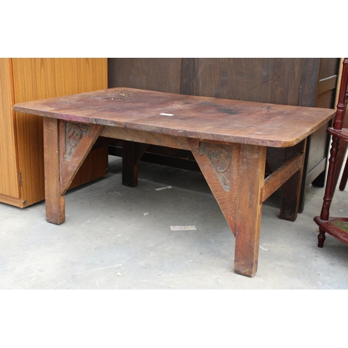 2823 - AN OAK, ART NOUVEAU INFLUENCE COFFEE TABLE, 36