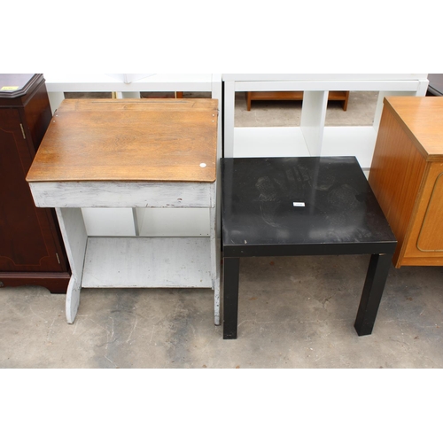 2836 - A MID TWENTIETH CENTURY CHILDS DESK AND BLACK LAMP TABLE