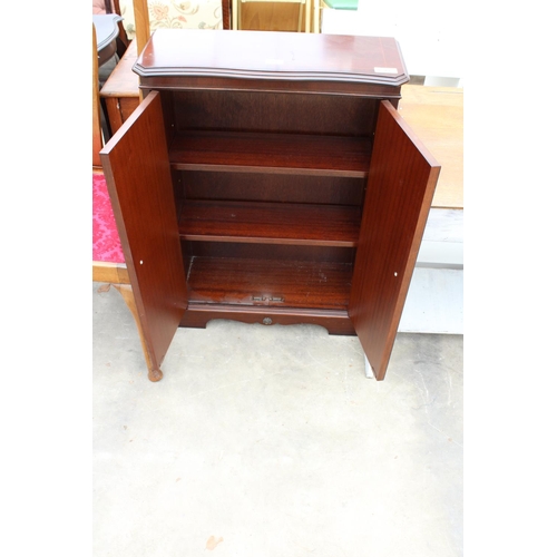 2837 - A MAHOGANY AND CROSSBANDED TWO DOOR CABINET AND SET OF OPEN PINE SHELVES