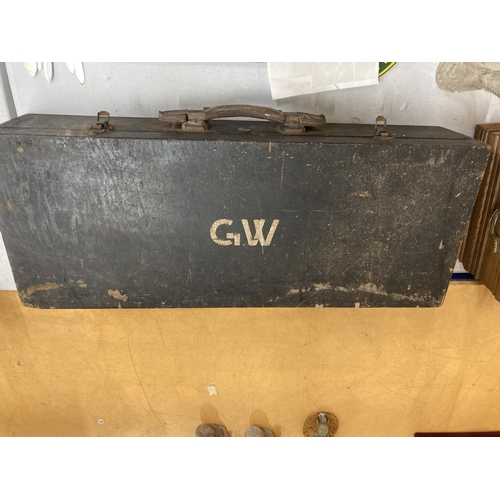 48 - A VINTAGE WOODWORKERS CHEST BEARING INITIAL'S GW WITH TOOLS BELONGING TO RENOWNED CARPENTER GORDON W... 