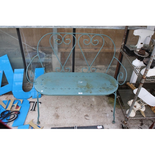 1629 - A DECORATIVE METAL TWO SEATER BENCH