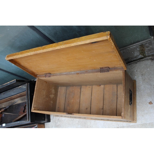 1638 - A VINTAGE PINE TOOL CHEST