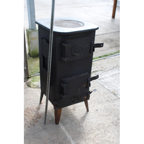 1643 - A VINTAGE CAST IRON STOVE