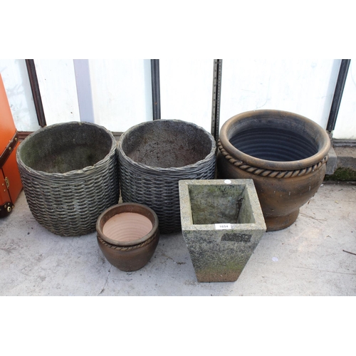 1654 - AN ASSORTMENT OF VARIOUS GARDEN POTS