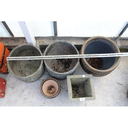 1654 - AN ASSORTMENT OF VARIOUS GARDEN POTS