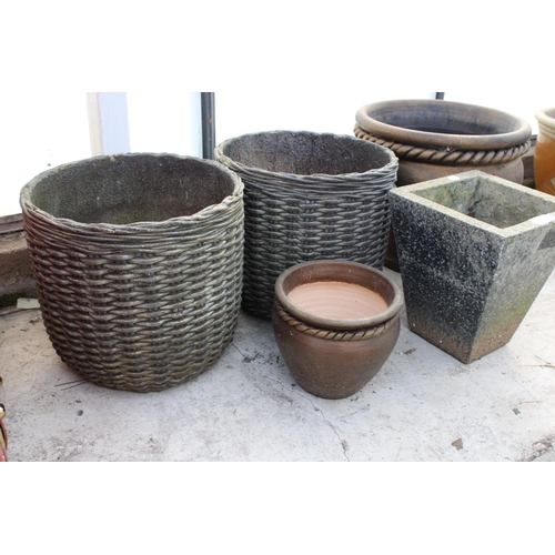 1654 - AN ASSORTMENT OF VARIOUS GARDEN POTS