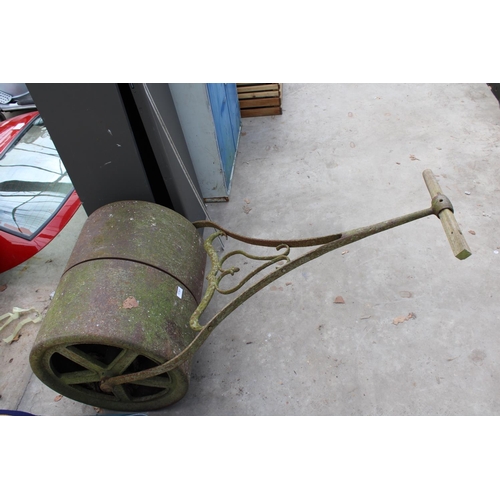 1757 - A LARGE VINTAGE CAST IRON GARDEN ROLLER