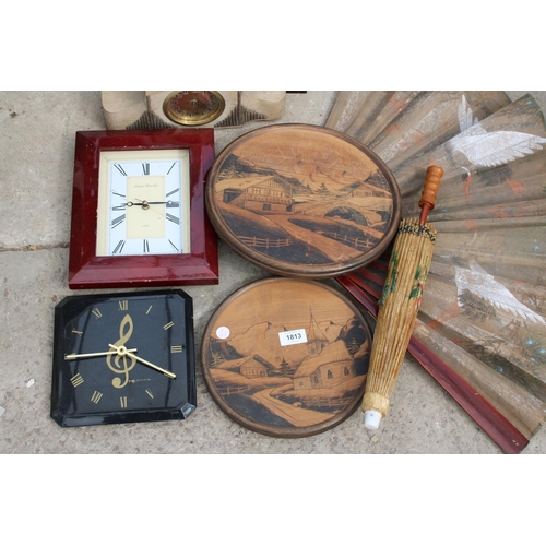 1813 - AN ASSORTMENT OF VINTAGE ITEMS TO INCLUDE A FAN, A PARASOL AND CLOCKS ETC