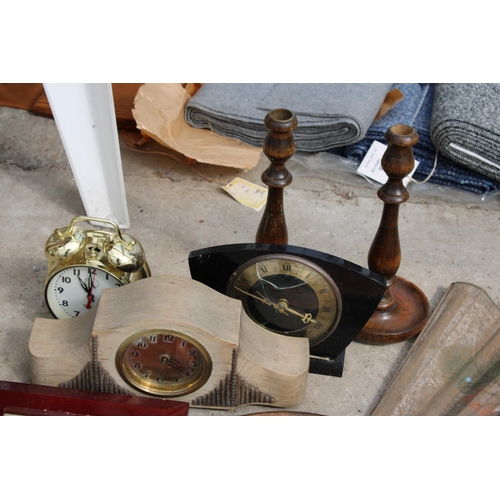 1813 - AN ASSORTMENT OF VINTAGE ITEMS TO INCLUDE A FAN, A PARASOL AND CLOCKS ETC