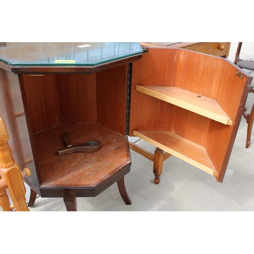 2845 - A MODERN OCCASIONAL DRINKS CABINET ON LEGS