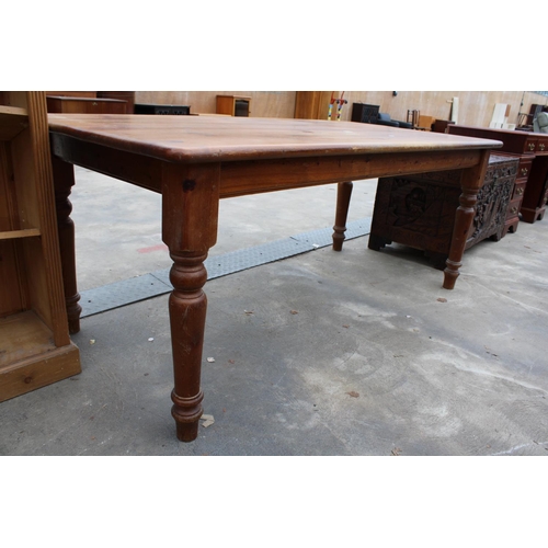 2870 - A VICTORIAN STYLE PINE KITCHEN TABLE ON TURNED LEGS, 72