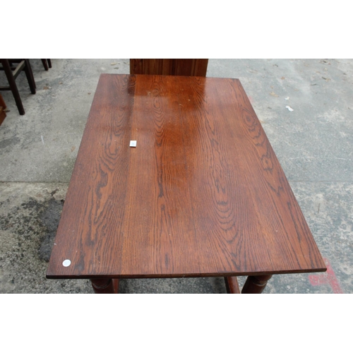 2875 - A MID 20TH CENTURY OAK REFECTORY STYLE DINING TABLE ON TURNED LEGS AND STRAIGHT STRETCHERS, 43