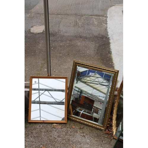 2878 - A MODERN GILT FRAMED WALL MIRROR, 22