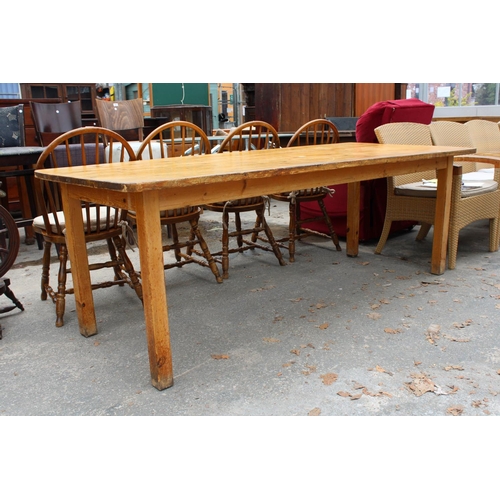 2909 - A VICTORIAN STYLE PINE KITCHEN TABLE, 84