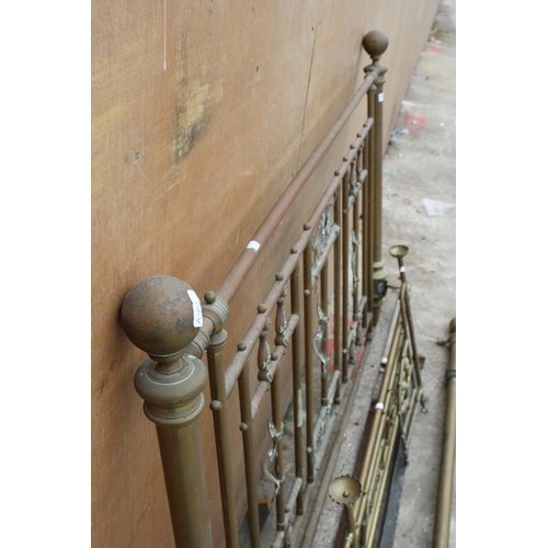 2937 - A VICTORIAN BRASS HALF TESTER 5' BEDSTEAD