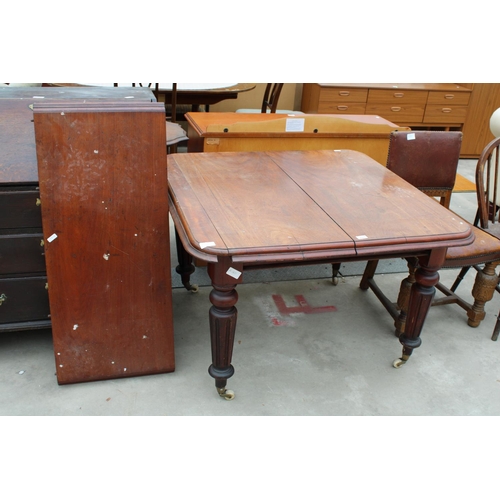 2929 - A VICTORIAN MAHOGANY WIND-OUT DINING TABLE ON TURNED AND FLUTED LEGS, 43