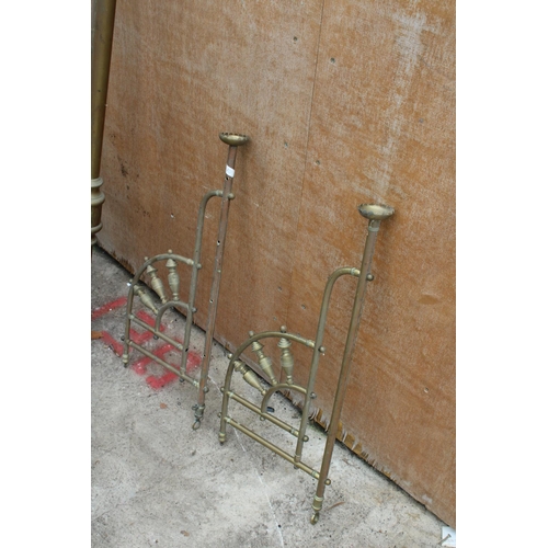 2937 - A VICTORIAN BRASS HALF TESTER 5' BEDSTEAD