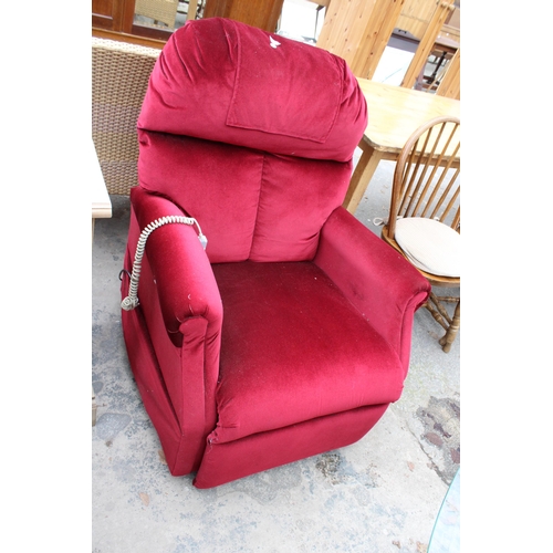 2903 - A MODERN 'PRIDE' ELECTRIC RISE AND RECLINE CHAIR