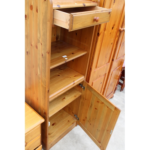 2957 - A MODERN DUCAL PINE OPEN STORAGE UNIT WITH CUPBOARD AND DRAWER, 19.5