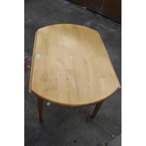 2968 - AN OAK DROP LEAF TABLE, DIAMETER 92CM