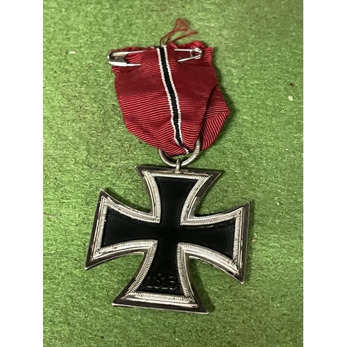 441 - A NAZI GERMANY WORLD WAR II IRON CROSS SECOND CLASS