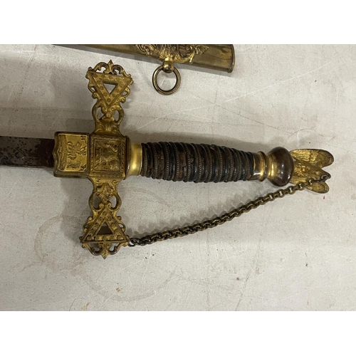 477 - A FRATERNITY KNIGHTS OF THE GOLDEN EAGLE SWORD AND SCABBARD, 77CM BLADE, GILT CROSS GUARD AND EAGLE ... 