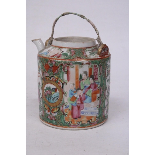 347 - A 19TH CENTURY CHINESE CANTON FAMILLE ROSE MEDALLION TEAPOT, HEIGHT 16CM