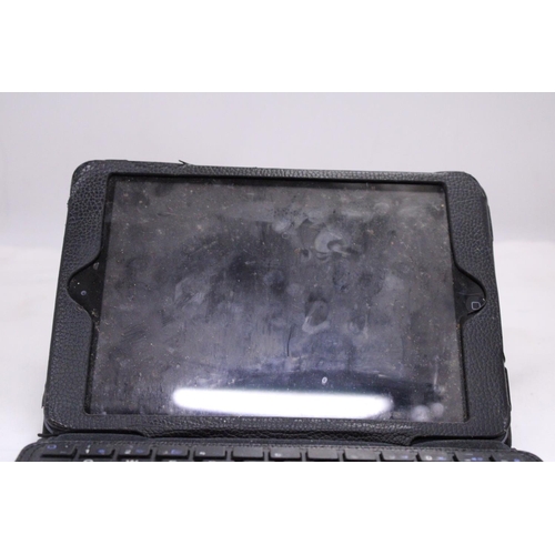 164 - A CASED TABLET WITH KEYBOARD - NO WARRANTY GIVEN