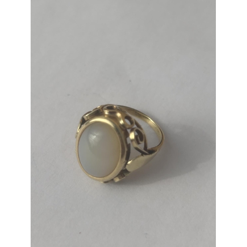 518 - A 14CT GOLD WHITE QUARTZ CABOCHON DRESS RING, SIZE L, WEIGHT 5.11 G, COMPLETE WITH PRESENTATION BOX