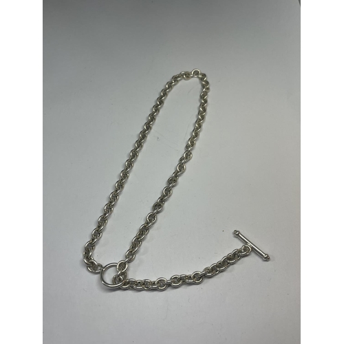 535 - A SILVER T BAR NECKLACE LENGTH 16