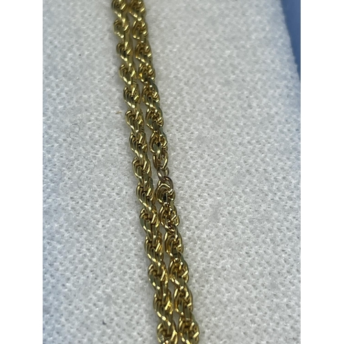 644 - A 9 CARAT GOLD ROPE CHAIN