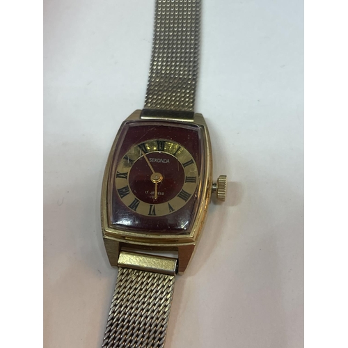 662 - A VINTAGE SEKONDA 17 JEWELS WRIST WATCH IN A PRESENTATION BOX