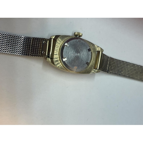 662 - A VINTAGE SEKONDA 17 JEWELS WRIST WATCH IN A PRESENTATION BOX