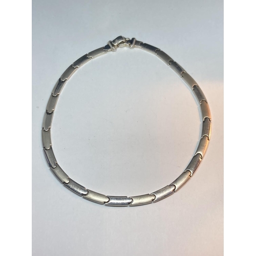 678 - A SILVER FLAT LINK NECKLACE GROSS WEIGHT 74.7 GRAMS