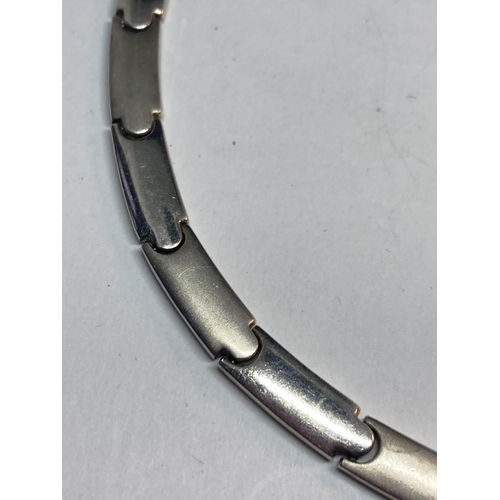 678 - A SILVER FLAT LINK NECKLACE GROSS WEIGHT 74.7 GRAMS