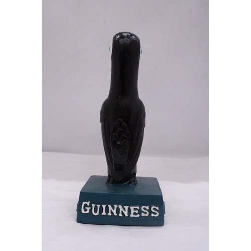 804 - A LARGE RESIN 'GUINNESS' TOUCAN, HEIGHT 30CM