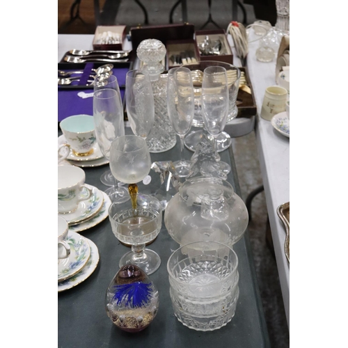 920 - A QUANTITY OF GLASSWARE TO INCLUDE DRINKING GLASSES, PAPERWEIGHT, DECANTER, ETC.,