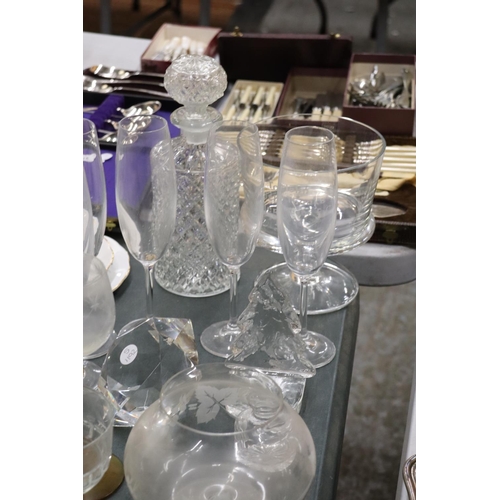 920 - A QUANTITY OF GLASSWARE TO INCLUDE DRINKING GLASSES, PAPERWEIGHT, DECANTER, ETC.,