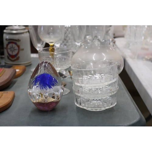 920 - A QUANTITY OF GLASSWARE TO INCLUDE DRINKING GLASSES, PAPERWEIGHT, DECANTER, ETC.,