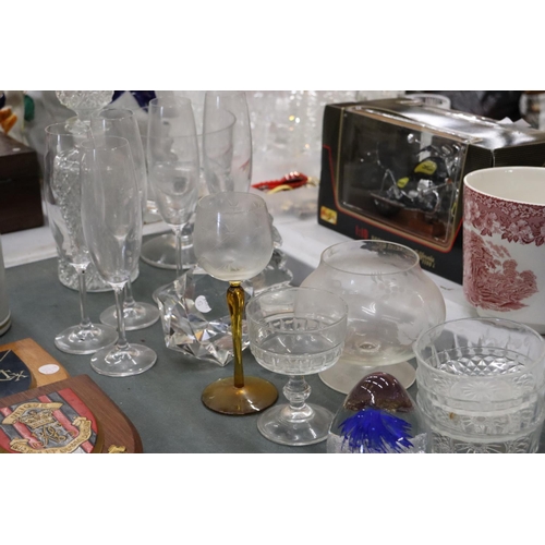 920 - A QUANTITY OF GLASSWARE TO INCLUDE DRINKING GLASSES, PAPERWEIGHT, DECANTER, ETC.,